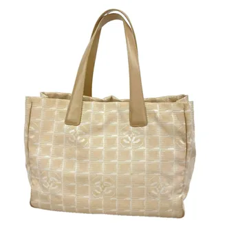 Chanel Beige Nylon Tote Bag (Pre-Owned)