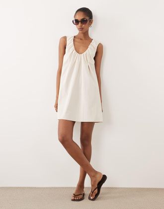 Asos Vestito corto color pietra arricciato con scollo profondo-Bianco