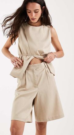 4th & Reckless Pantaloncini taglio lungo sartoriali beige con pieghe sul davanti in coordinato-Grigio