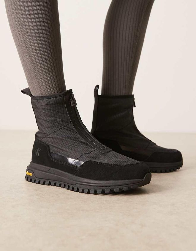 Calvin Klein Stivali neri in nylon e vibram con zip-Nero