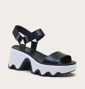 Sorel Womens Kinetic Aura Y Strap Sandal In Black Sea Salt