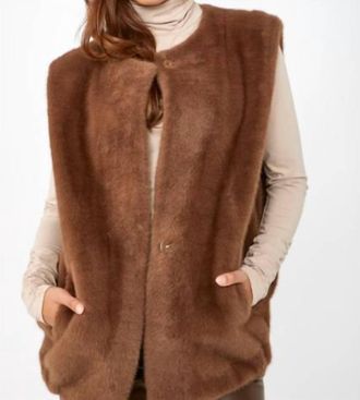 Frank Lyman Design Faux Fur Vest In Brown