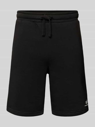 Alpha Industries Alpha Industries Shorts mit Eingrifftaschen und Logo-Print in Black, Gr&ouml;&szlig;e XXL