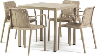 Siediti Fuori e Dentro Set mesa cuadrada 80x80cm y 4 sillas de resina beige