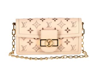 Louis Vuitton Louis Vuitton Dauphine East West Broderie Anglaise Handtas in Beige Kalfsleer