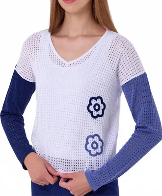 French Kyss V-Neck Flower Crochet Top In White/multi