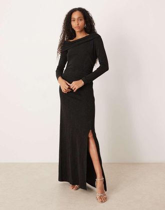 Vero Moda Vestito midi glitterato nero con spacco sulla gamba e spalla scoperta