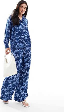 French Connection Delphine - Pantaloni a fondo ampio blu stampati in coordinato-Multicolore