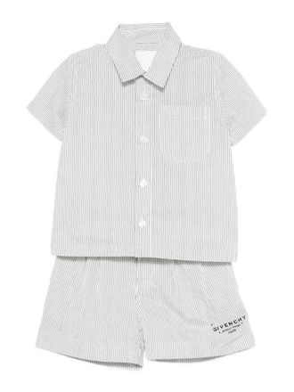 Givenchy Complete with logo