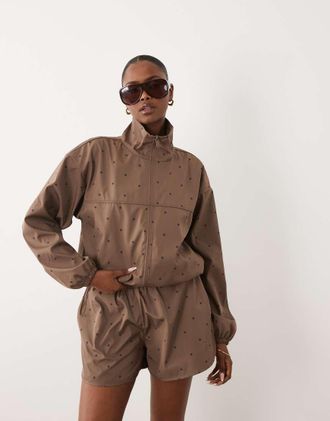 4th & Reckless Giacca con collo a imbuto in nylon color cioccolato a pois in coordinato-Marrone