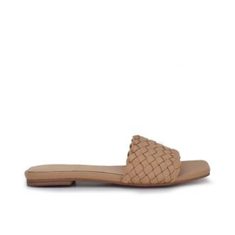 Ex&eacute; Womens Kelly Flat Sandal In Beige