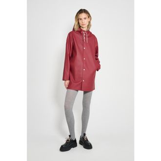 Stutterheim Stockholm Long Sleeve Hooded Raincoat in Burgundy at Nordstrom, Size X-Large