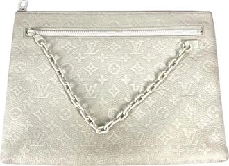 Louis Vuitton Pre-owned Clutches, female, White, Size: ONE SIZE Pre-owned Monogram Embossed Clutch