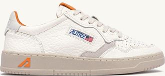 Autry MEDALIST LOW SNEAKERS IN LEATHER MARSHMALLOW AND FANTA