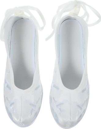 SOLUSTRE WomenS Chinese Style Embroidered Cloth Shoes with Internal Height Increase, White Vintage Slope-Heel Hanfu Footwear Size 38, Traditional Ethnic Slip-O