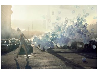 Schubiger M&ouml;bel Digitaldruck auf Glas Fancy Girl mit Luftballons