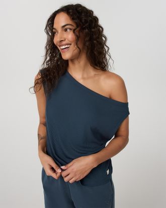 Vuori Clothing Cove Asymmetric Top | Ocean Blue | XS, Size Extra Small