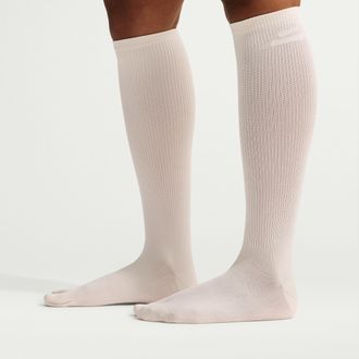 Nike Womens SKIMS Rift Split-Toe Knee-High Socks (1 Pair) in Brown | IW5833-104
