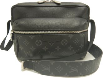 Louis Vuitton Noir Taigarama Shoulder Bag (Pre-Owned)