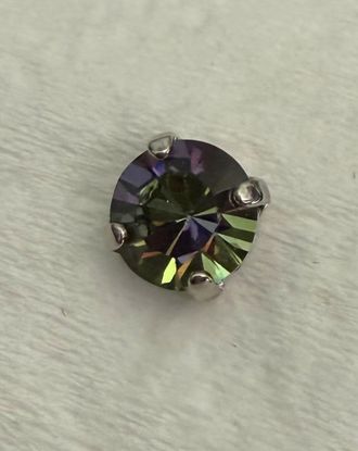 Mariana Womens Studs Earrings In Iridescent Green