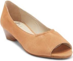 Amalfi By Rangoni Damien Peep Toe Pump in Cognac at Nordstrom Rack, Size 6.5