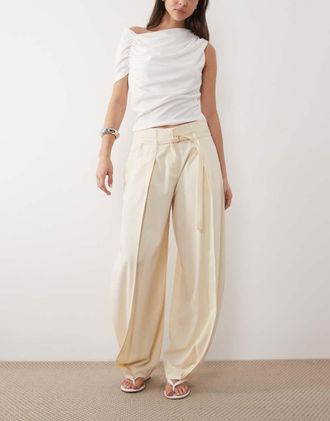 Asos Pantaloni bombati a vita alta con cinturino-Bianco