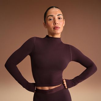 Nike Womens SKIMS Vintage Seamless Mock-Neck Crop Top in Red | TPLST7919W-CUR