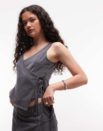 Weekday Top a portafoglio grigio scuro in coordinato