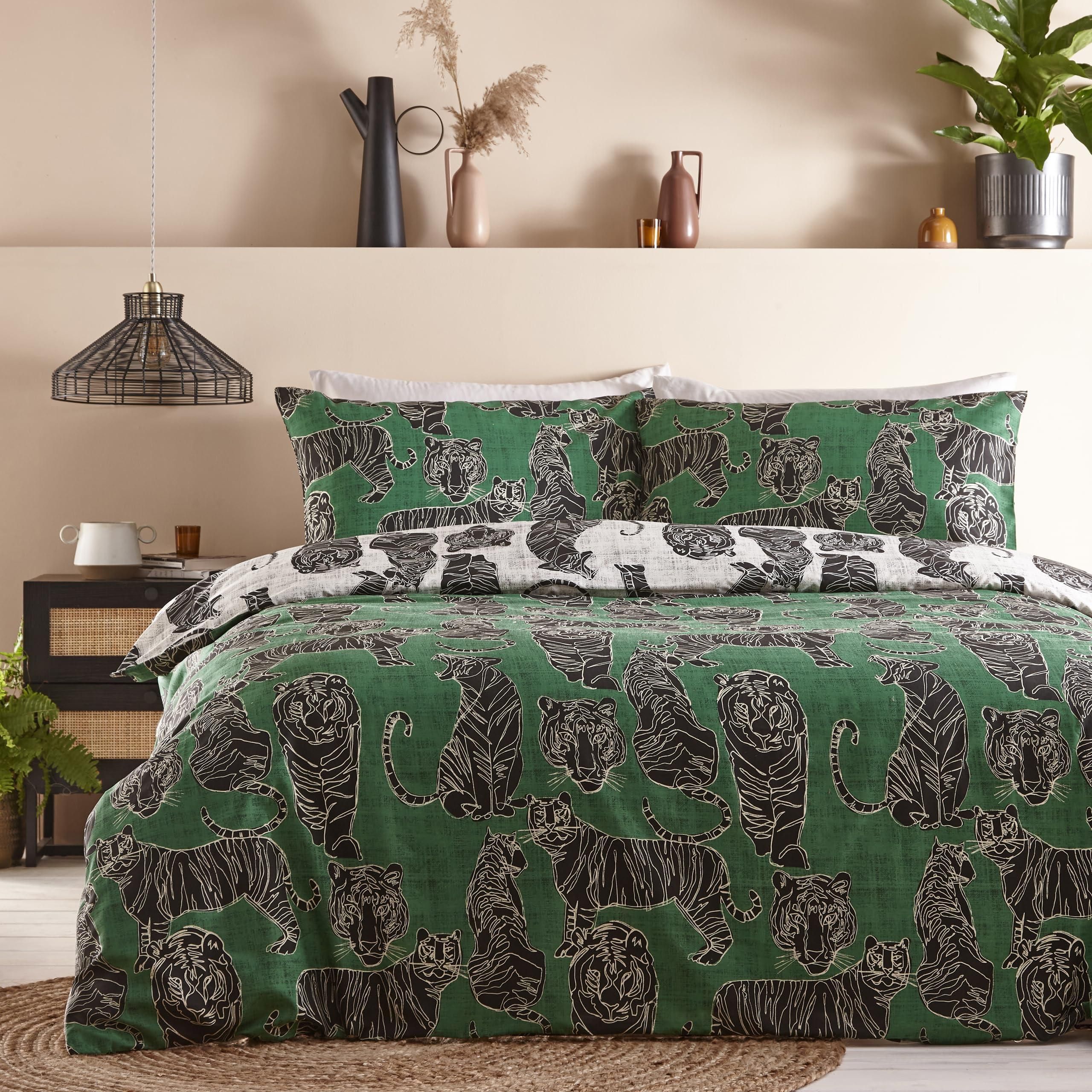Wende-Bettwäsche-Set Mit Broderie-Blumenmuster – Damson, Polycotton, 144 Fadendichte, Knopfverschluss, King Size