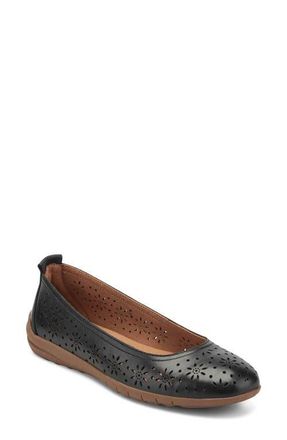 Easy Spirit Araceli Flat in Black at Nordstrom, Size 5.5