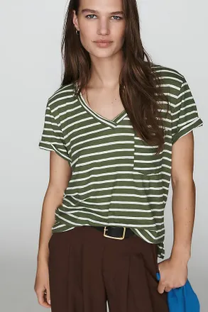 Pilcro Quinn Drapey V-Neck Tee