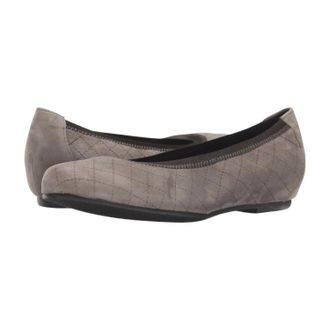 Munro Womens Vicki Quilted Flat Shoe In Etched Tauple Suede