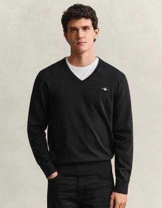 GANT Mens GANT Mens Classic Cotton Shield Logo V-Neck Jumper - 5 Black - Size: 38