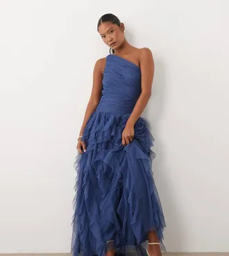 Lace & Beads Petite Vestito lungo monospalla blu ardesia con volant a cascata