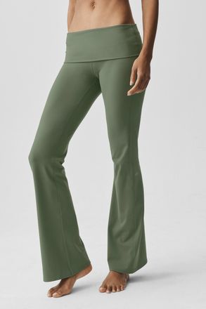 Alo Softsculpt Foldover Flare Legging (Regular) in Bamboo Green, Size: Medium
