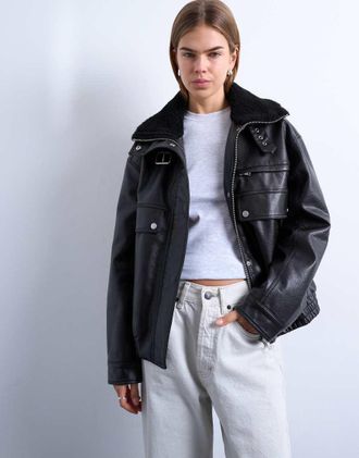 Topshop Giacca bomber con scollo a imbuto in pelle sintetica nera con fodera in pile borg-Nero