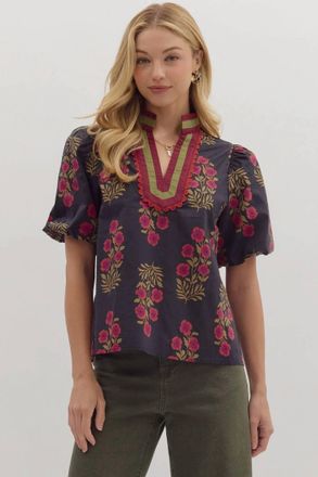 Entro Quinn In Floral Top In Black