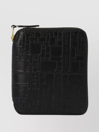 Comme Des Gar&ccedil;ons raised logo embossed pattern wallet