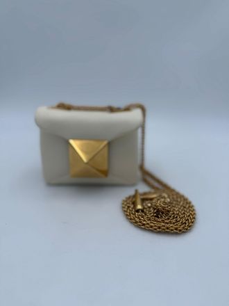 Valentino Garavani VALENTINO GARAVANI MINIBAG MONOSTUD White Womens Handbag (Pre-Owned)