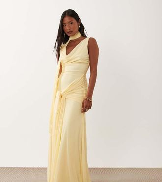 Forever New Vestito lungo giallo allacciato in vita con scollo a sciarpa-Verde