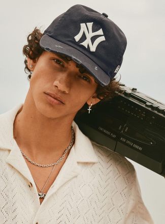 New Era Mens New York Yankees distressed cap Available exclusively at Simons