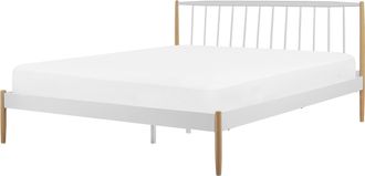 Beliani Cama De Metal 180 X 200 Cm Blanca Con Patas De Madera Clara Base De Listones Estilo Retro Escandinavo Maurs