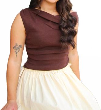 Le Lis Blanc Deux Elevated Off Shoulder Top In Chocolate