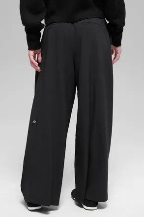Alo | High-Waist Dreamscape Trouser (Short) in Black, Size: Medium
