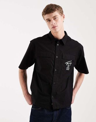 Tommy Jeans Camicia skater squadrata a maniche corte nera-Nero