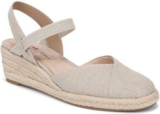 Life Stride Pilar Slingback Espadrille Platform Wedge Sandal in Natural/Platino Gold at Nordstrom, Size 10