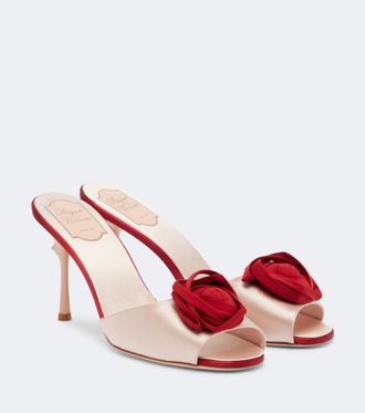 Roger Vivier Mules Epine Rose de sat&eacute;n con aplique floral