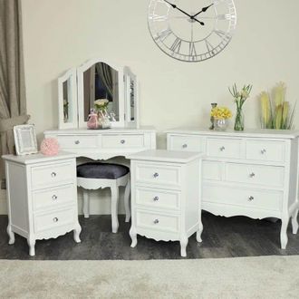 Melody Maison White Bedroom Furniture Large Chest Of Drawers, Dressing Table Set & Pair Of Bedside Tables - Victoria Range
