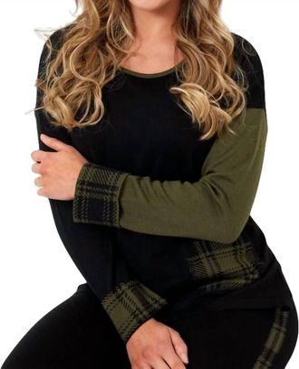 Angel Plaid Accent Crew Neck Pullover In Black Combo