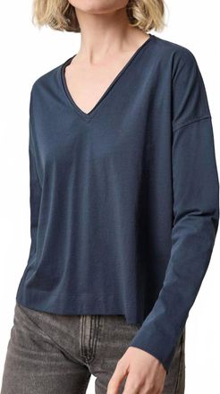 Lilla P Long Sleeve Cut Edge V-Neck Top In Navy